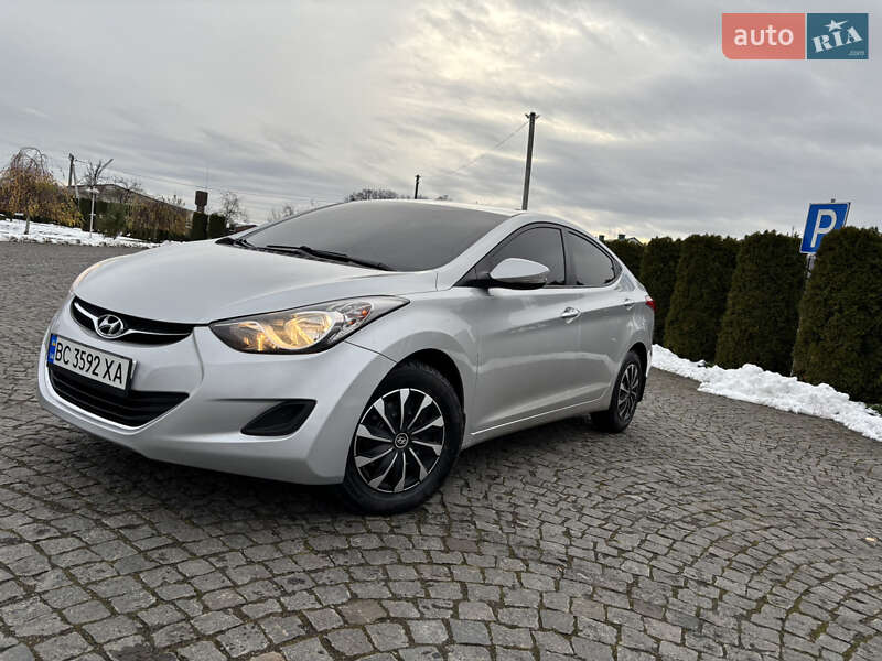 Седан Hyundai Elantra 2011 в Львові