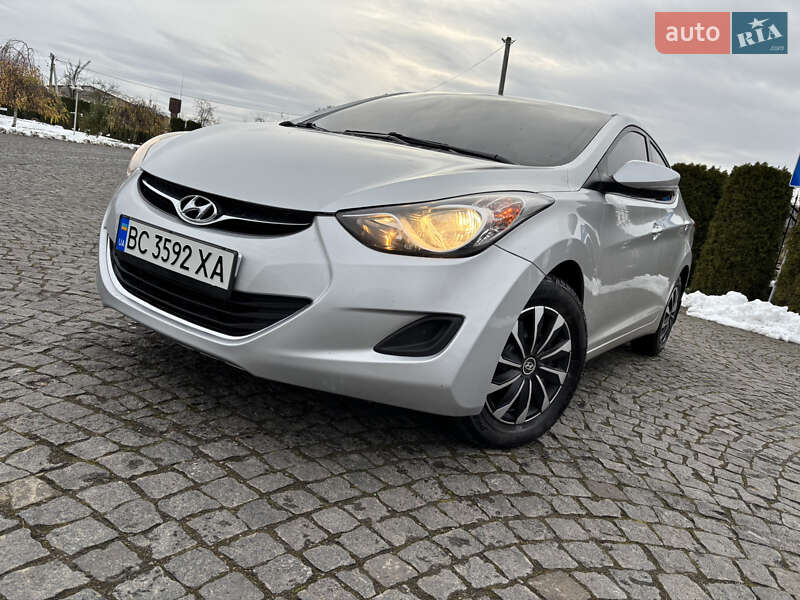 Седан Hyundai Elantra 2011 в Львові