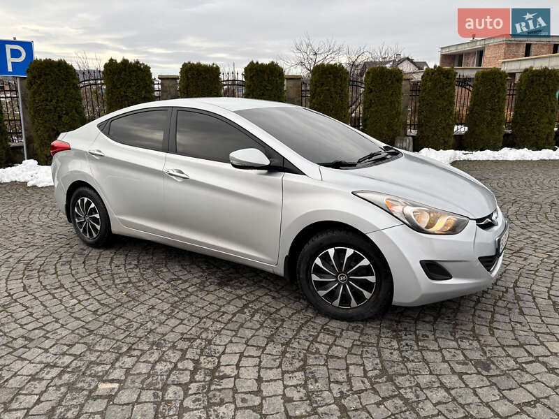 Седан Hyundai Elantra 2011 в Львові