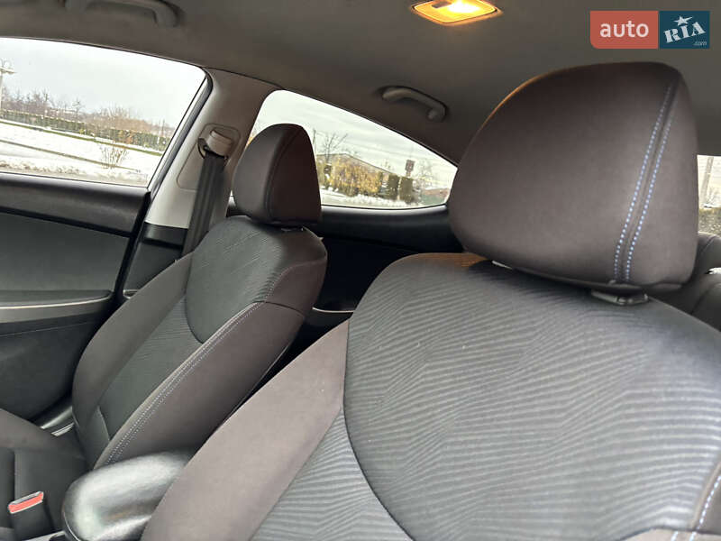 Седан Hyundai Elantra 2011 в Львові