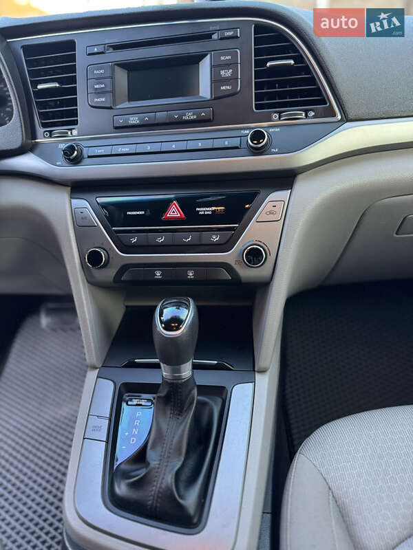 Седан Hyundai Elantra 2017 в Миколаєві