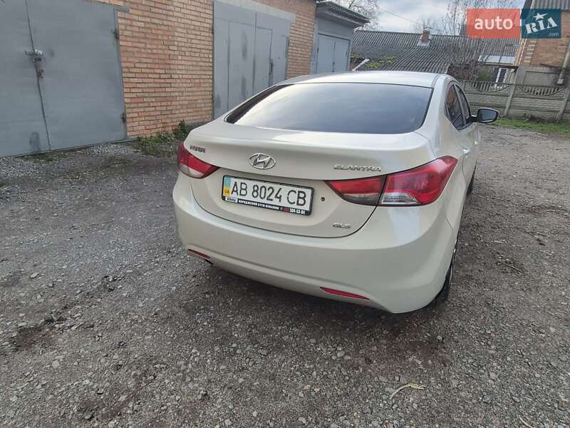 Седан Hyundai Elantra 2013 в Вінниці