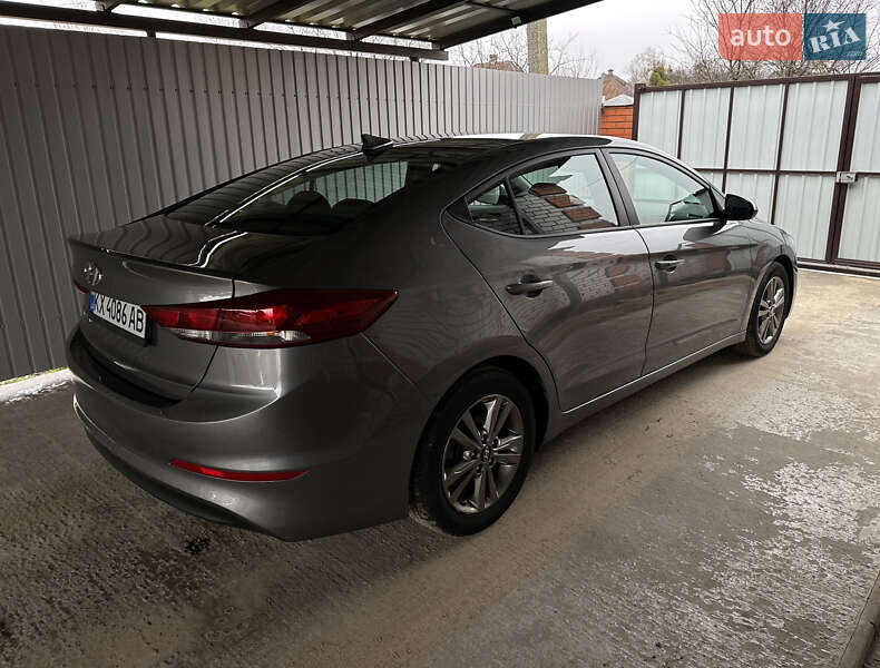 Седан Hyundai Elantra 2017 в Харькове
