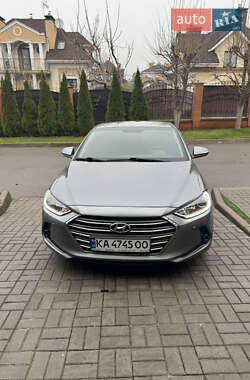 Седан Hyundai Elantra 2017 в Вишневом