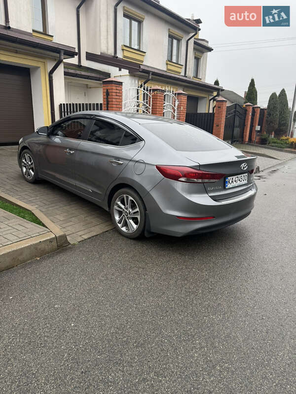 Седан Hyundai Elantra 2017 в Вишневом