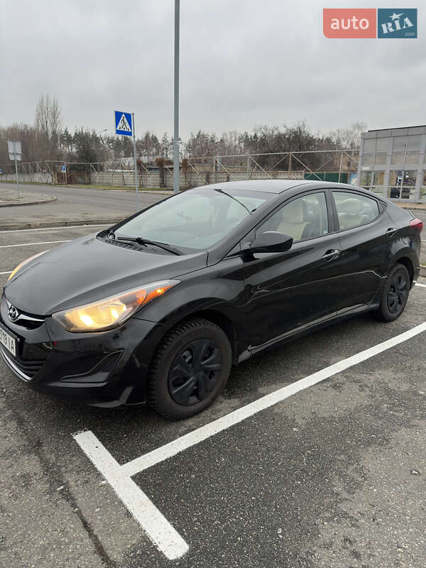 Седан Hyundai Elantra 2015 в Киеве