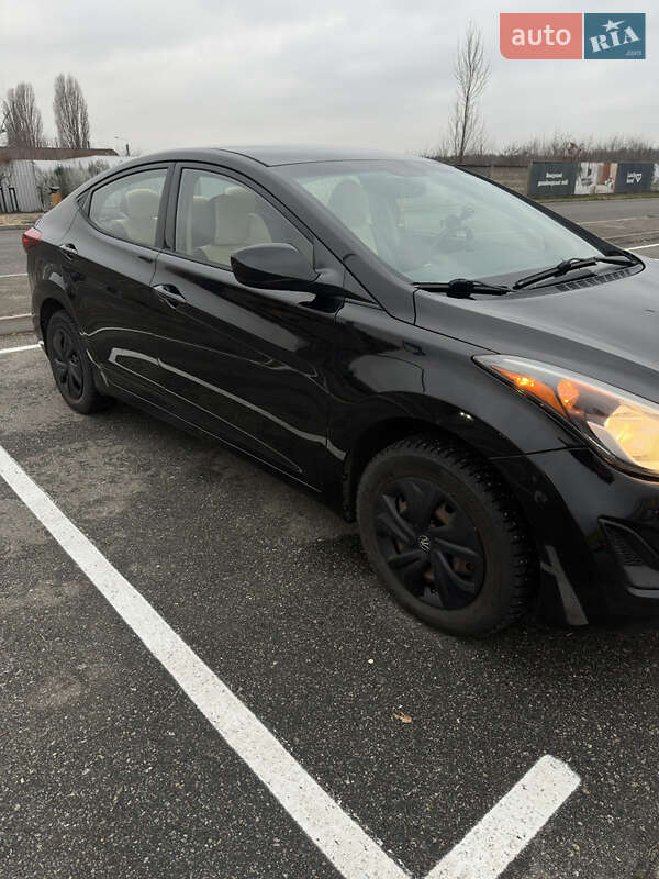Седан Hyundai Elantra 2015 в Киеве