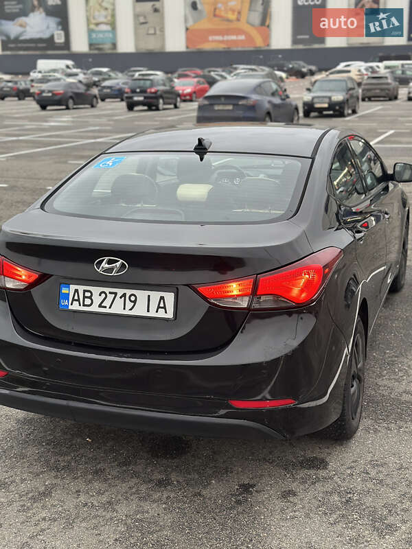 Седан Hyundai Elantra 2015 в Киеве