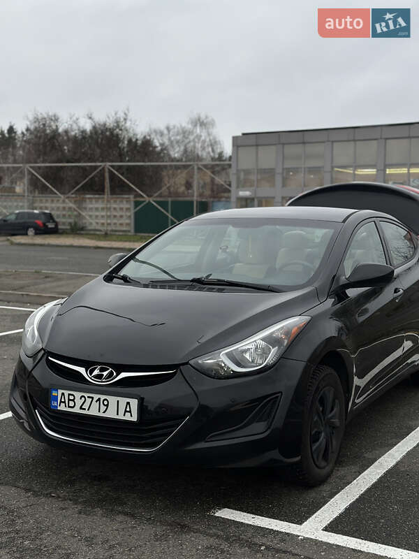 Седан Hyundai Elantra 2015 в Киеве