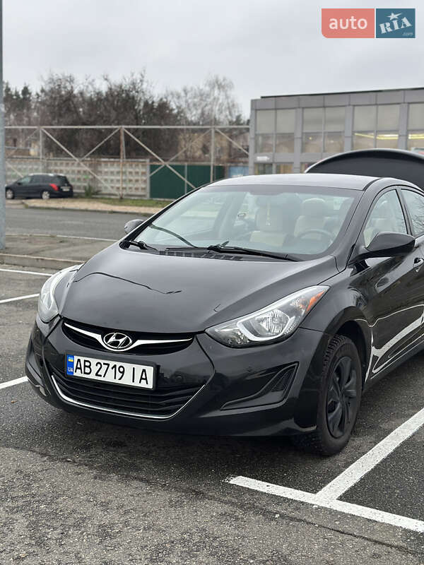 Седан Hyundai Elantra 2015 в Киеве