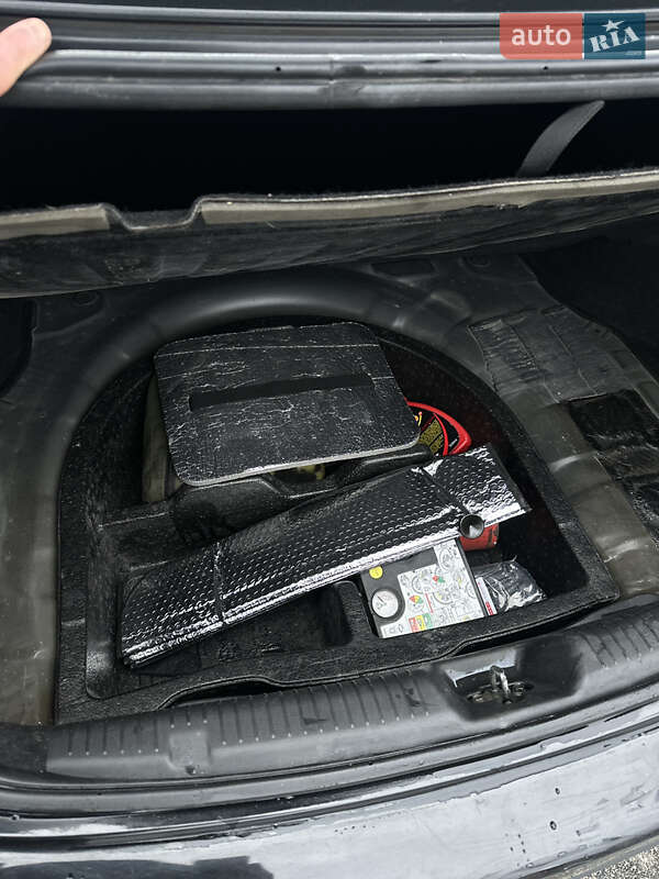 Седан Hyundai Elantra 2015 в Киеве