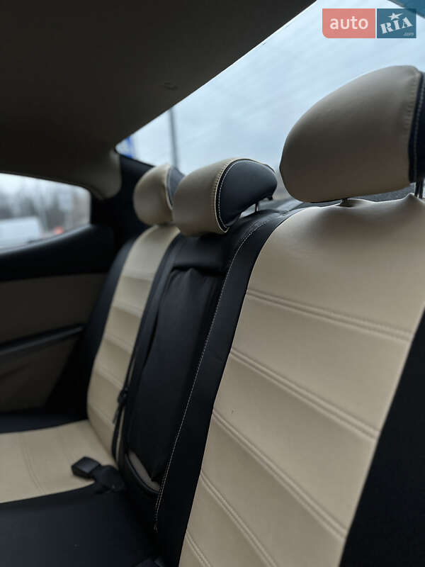 Седан Hyundai Elantra 2015 в Киеве