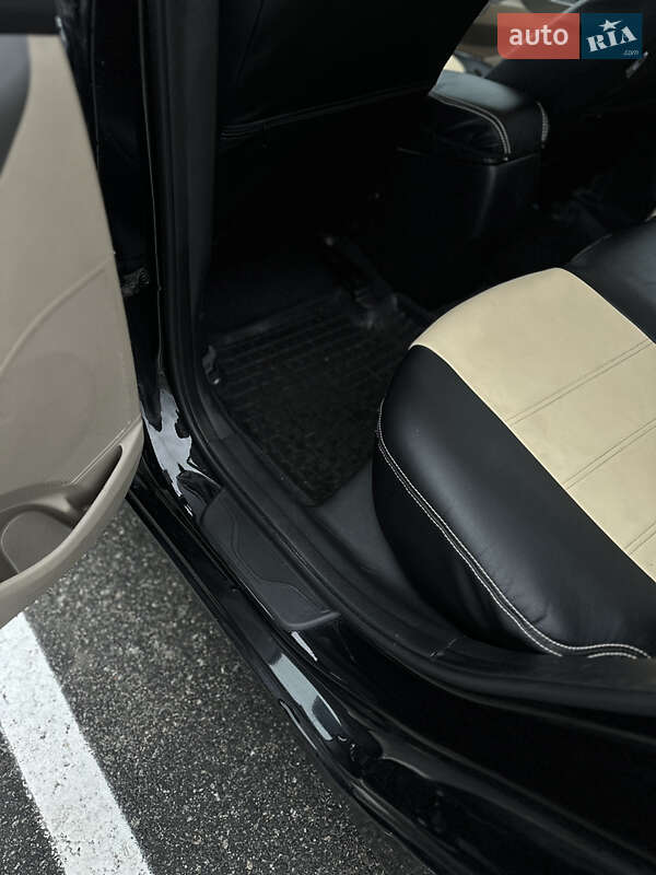 Седан Hyundai Elantra 2015 в Киеве