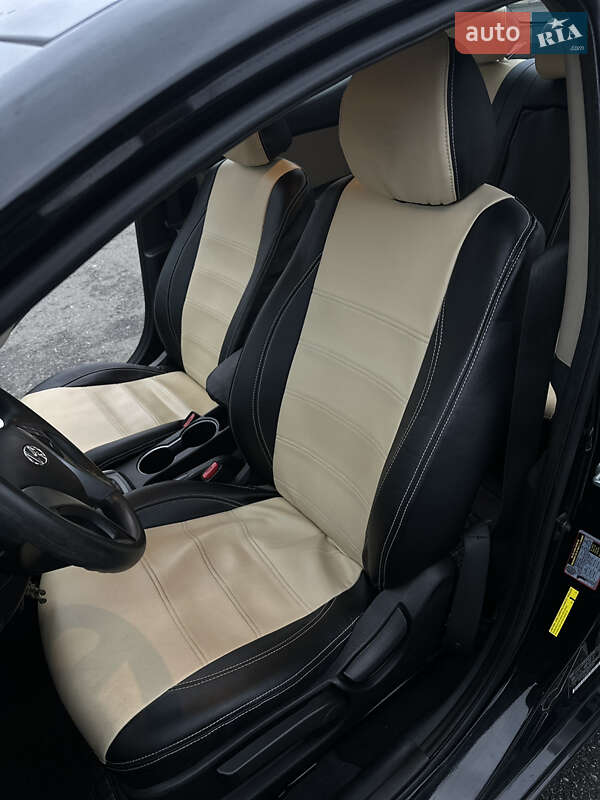 Седан Hyundai Elantra 2015 в Киеве