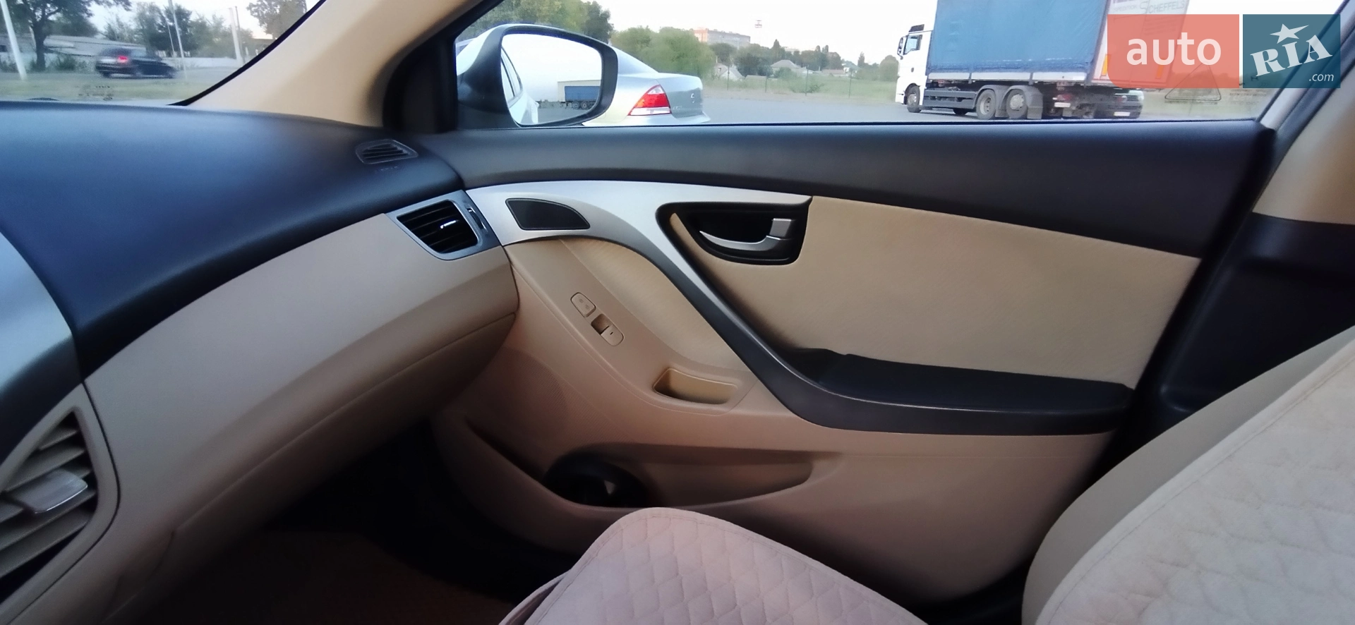 2013 Hyundai Elantra - мініатюра 14