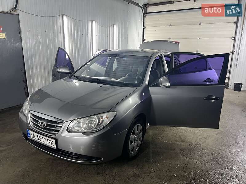 Седан Hyundai Elantra 2011 в Києві фото 3 Седан Hyundai Elantra 2011 в Києві