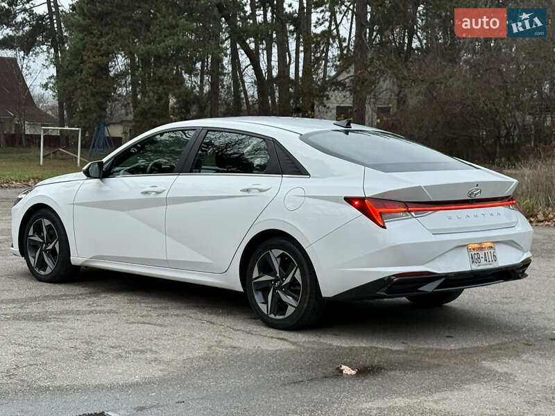 Седан Hyundai Elantra 2021 в Тараще
