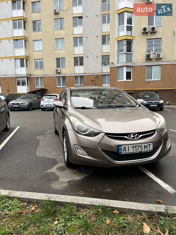 Hyundai Elantra 2011