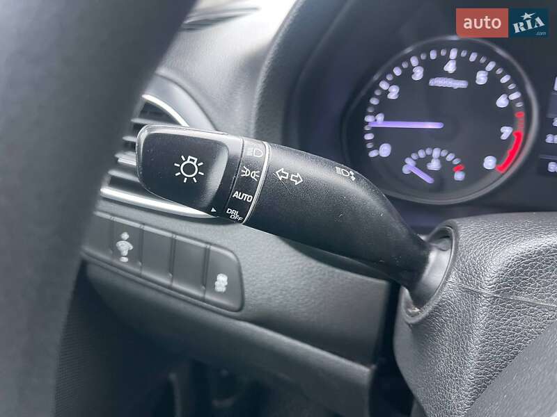 Хетчбек Hyundai Elantra 2019 в Києві