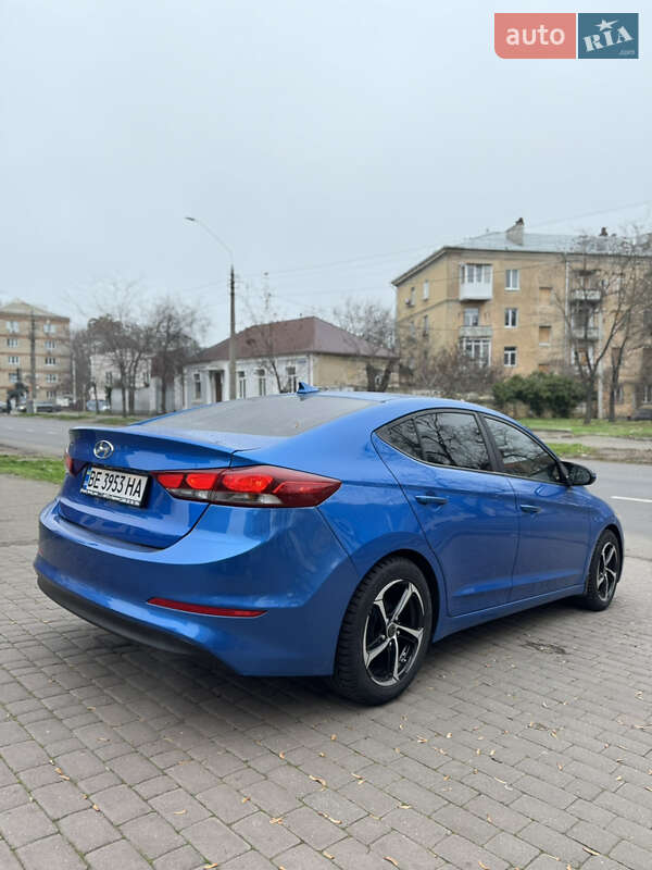 Седан Hyundai Elantra 2017 в Николаеве