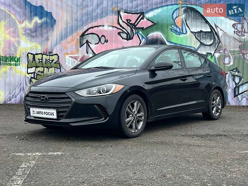 Седан Hyundai Elantra 2018 в Киеве