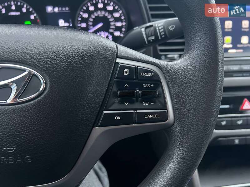 Седан Hyundai Elantra 2018 в Киеве