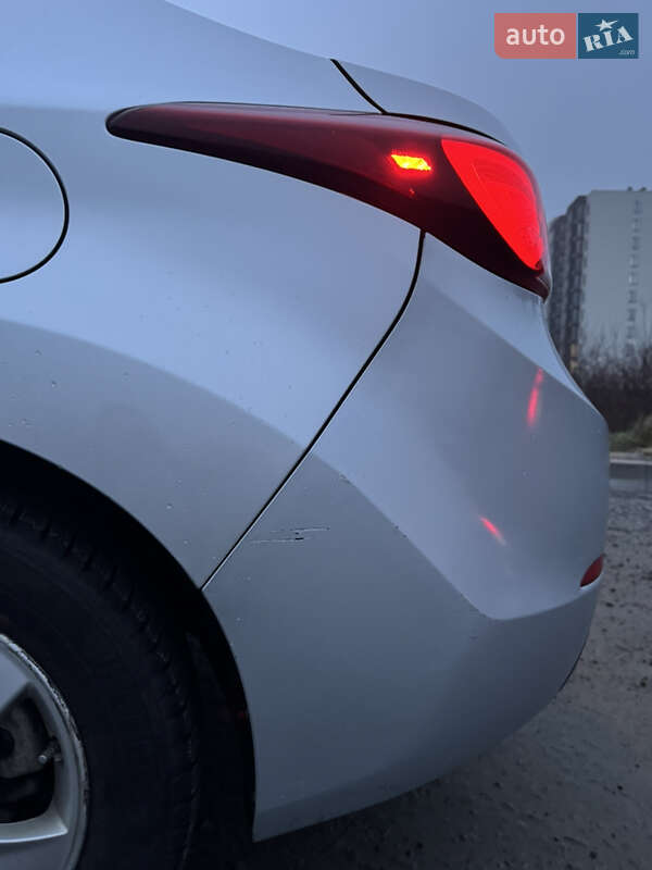 Седан Hyundai Elantra 2014 в Києві фото 10 Седан Hyundai Elantra 2014 в Києві