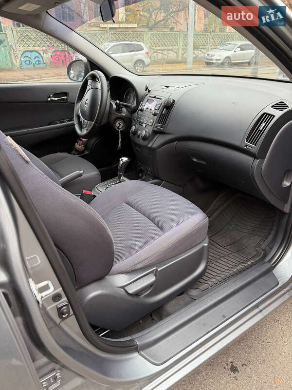 Универсал Hyundai Elantra 2010 в Киеве