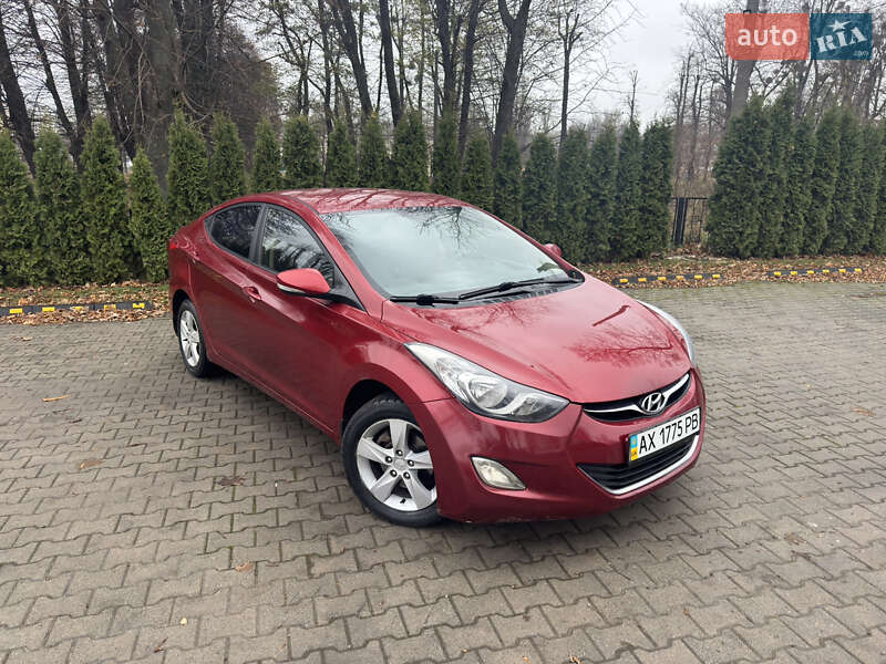 Седан Hyundai Elantra 2013 в Киеве
