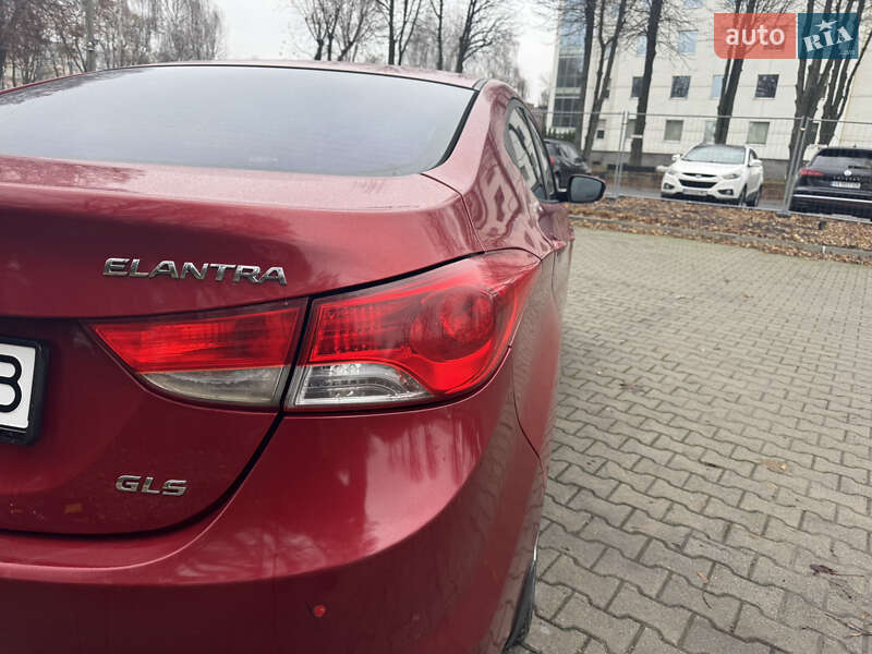 Седан Hyundai Elantra 2013 в Киеве