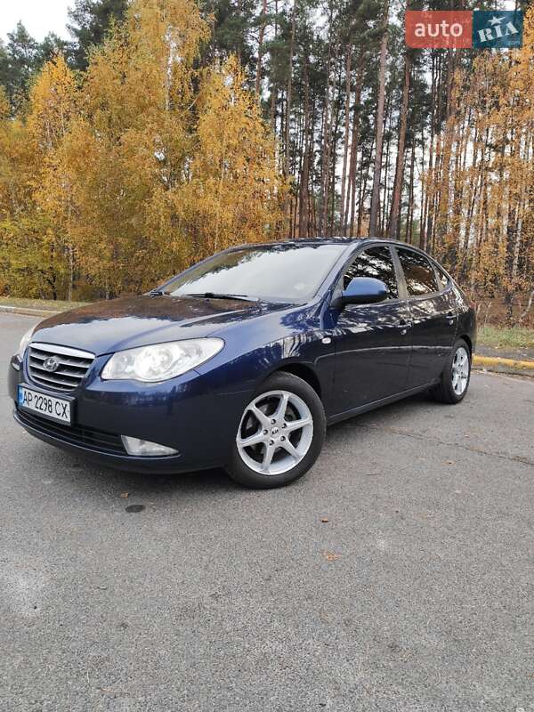 Седан Hyundai Elantra 2008 в Киеве