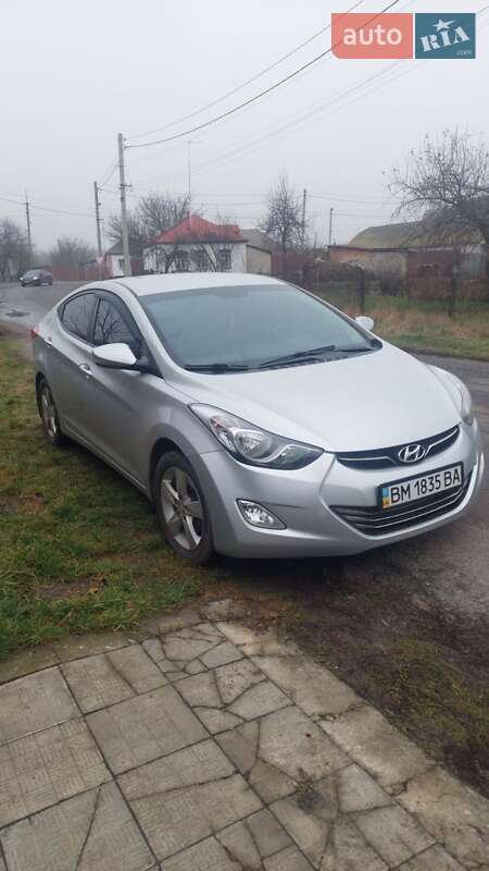 Седан Hyundai Elantra 2013 в Бурыни