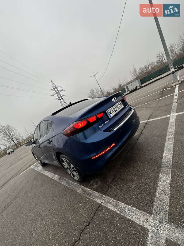 Hyundai Elantra 2016