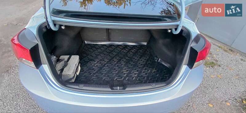 Седан Hyundai Elantra 2012 в Кропивницком