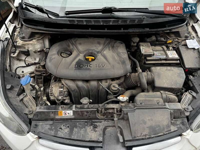 Седан Hyundai Elantra 2015 в Киеве фото 11 Седан Hyundai Elantra 2015 в Киеве