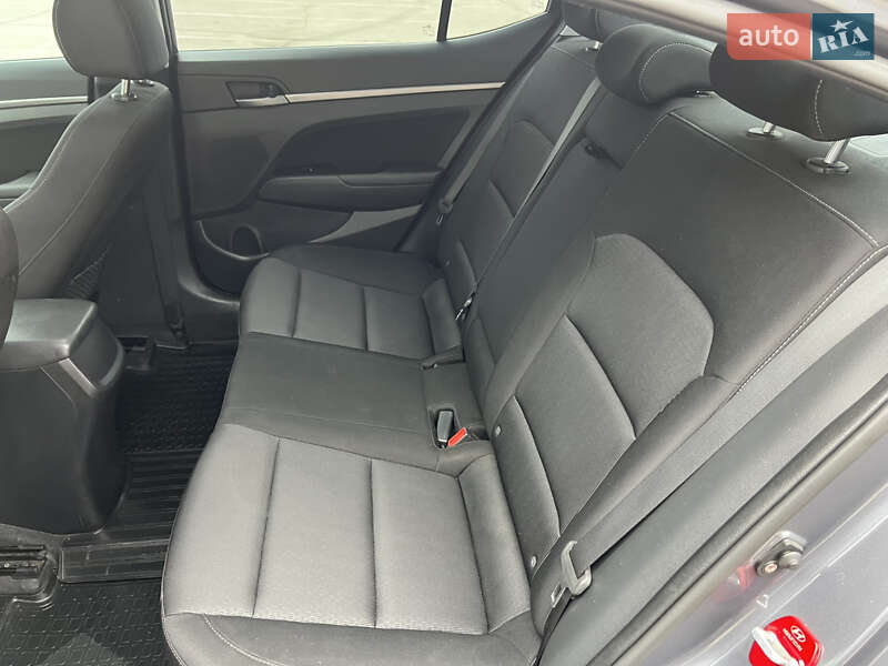Седан Hyundai Elantra 2018 в Запорожье