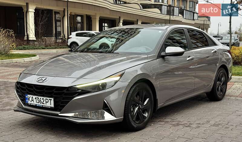 Седан Hyundai Elantra 2023 в Києві