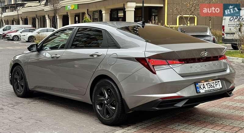 Седан Hyundai Elantra 2023 в Києві