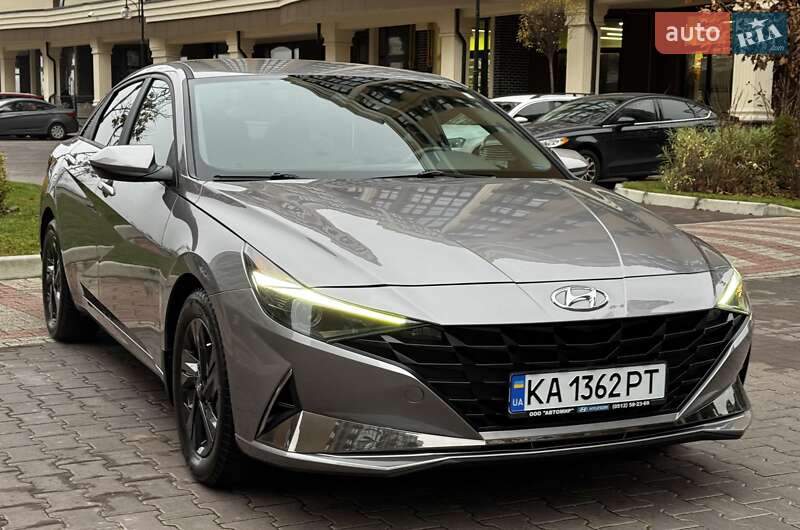 Седан Hyundai Elantra 2023 в Києві