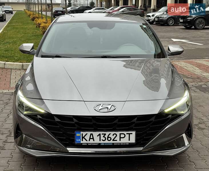 Седан Hyundai Elantra 2023 в Києві