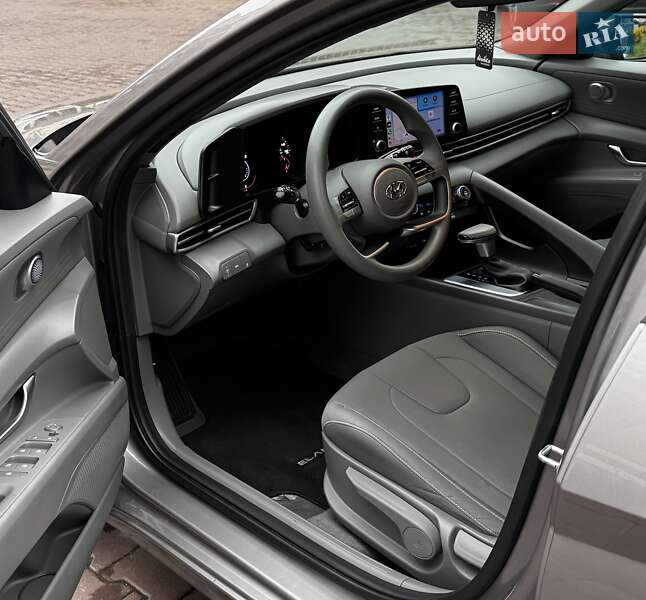 Седан Hyundai Elantra 2023 в Києві