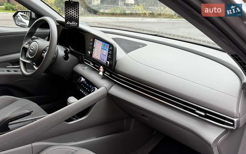 Седан Hyundai Elantra 2023 в Києві