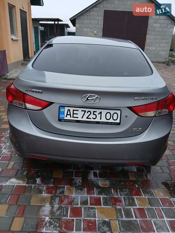 Седан Hyundai Elantra 2013 в Знаменівці