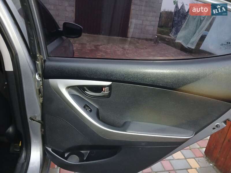 Седан Hyundai Elantra 2013 в Знаменівці