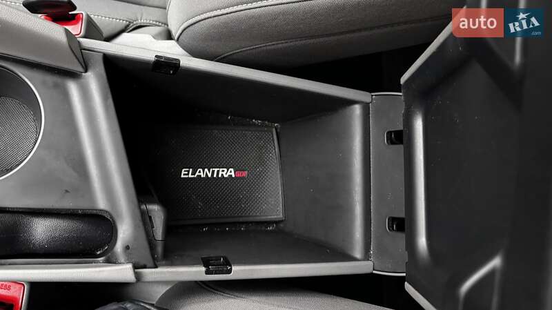 Седан Hyundai Elantra 2023 в Києві