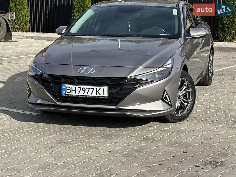 Седан Hyundai Elantra 2022 в Одессе