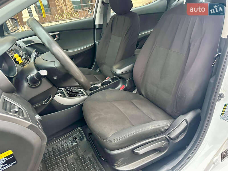 Седан Hyundai Elantra 2015 в Киеве фото 15 Седан Hyundai Elantra 2015 в Киеве