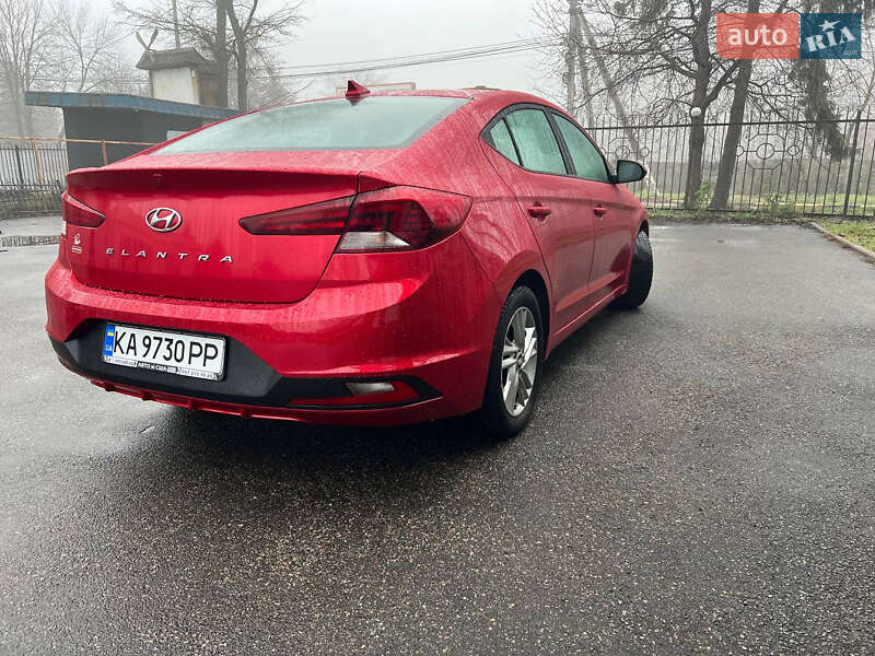 Седан Hyundai Elantra 2019 в Києві