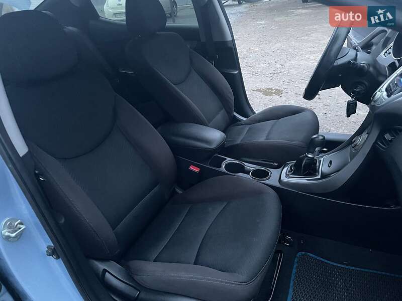 Седан Hyundai Elantra 2011 в Рівному фото 8 Седан Hyundai Elantra 2011 в Рівному