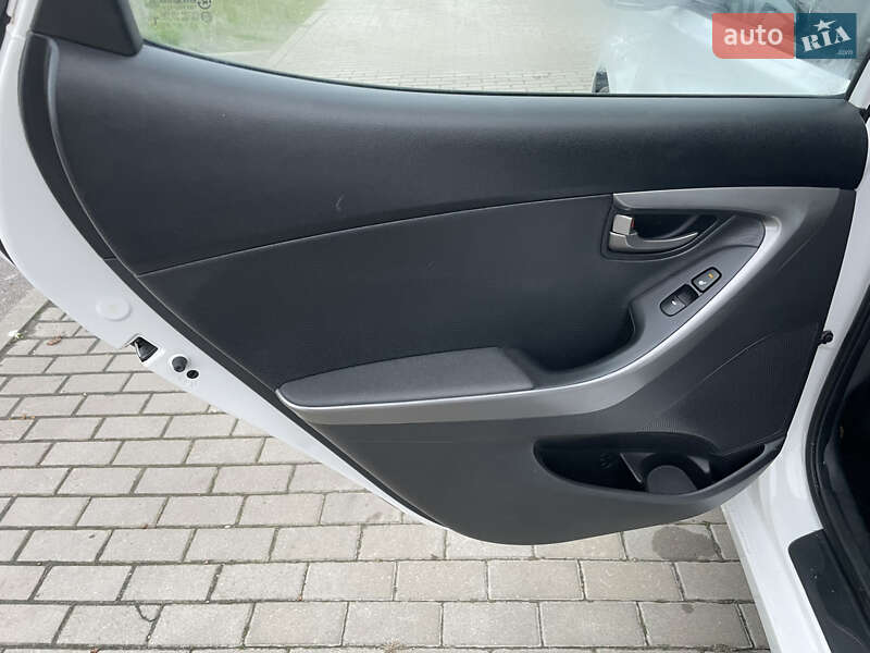 Седан Hyundai Elantra 2012 в Полтаві
